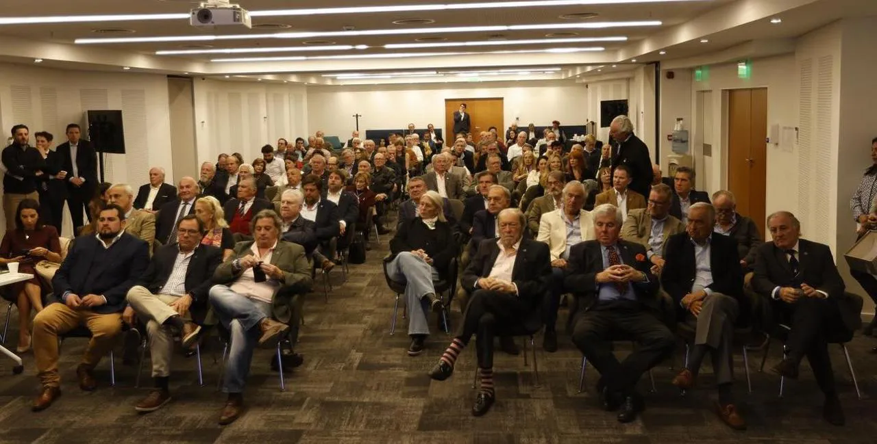 WhatsApp Image 2024-09-27 at 07.36.37 (1)